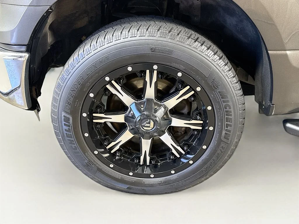 Used 2015 Gray Ford XLT image 37