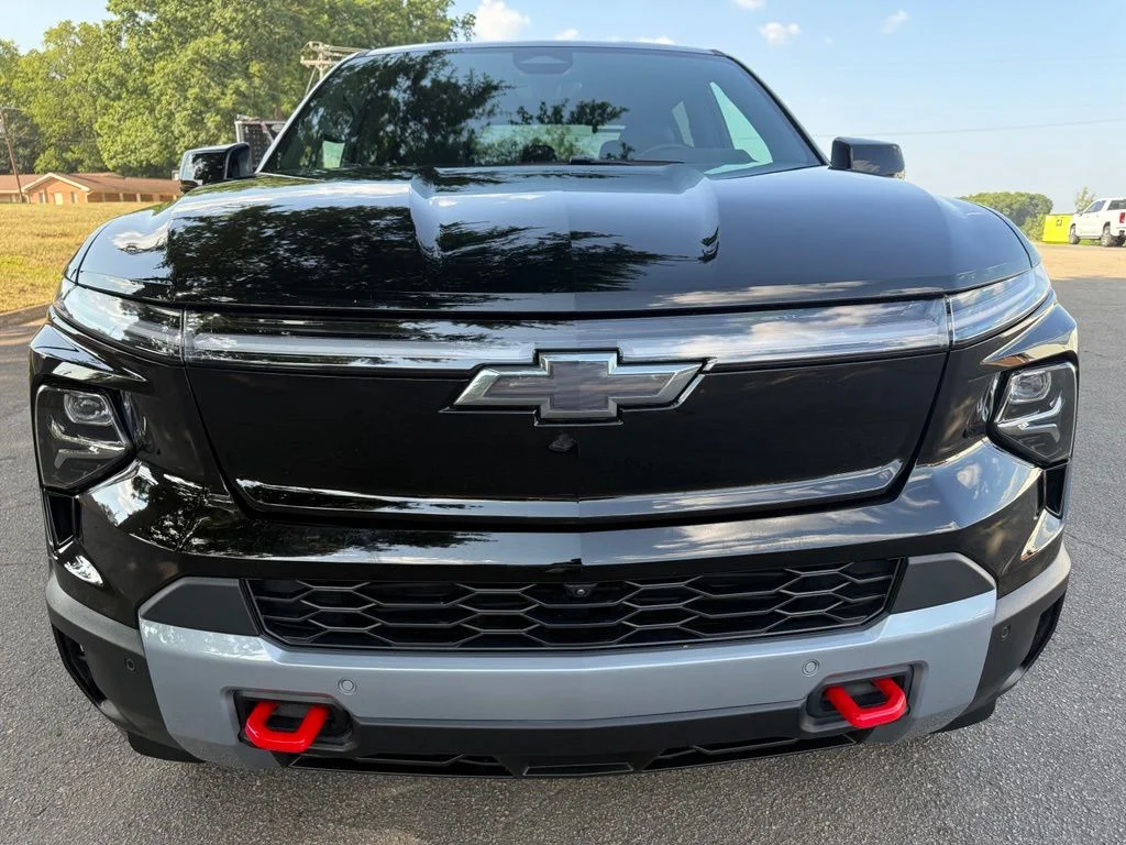 Used 2026 Black Chevrolet Trail Boss image 8