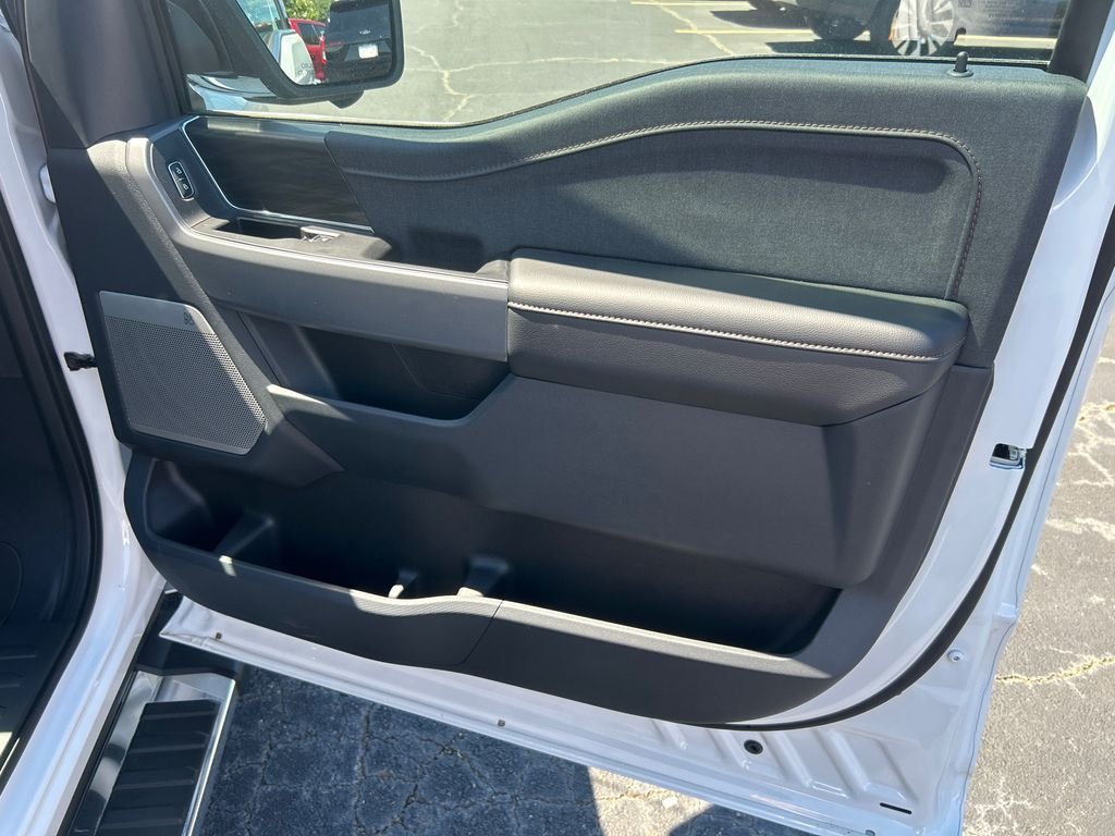 New 2025 White Ford Lariat image 14