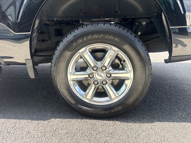 Used 2025 Black Ford XLT image 10