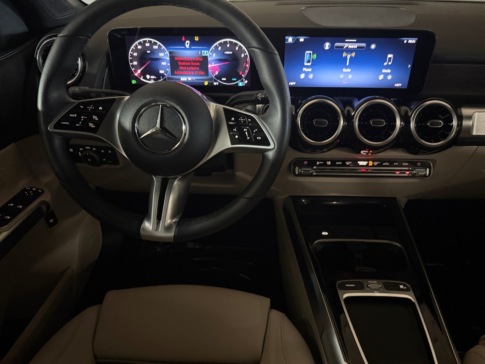 Used 2026 Polar White Mercedes-Benz GLB 250 image 14