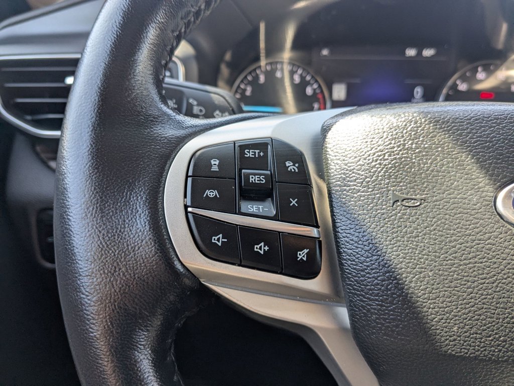 Used 2023  Ford Limited image 22