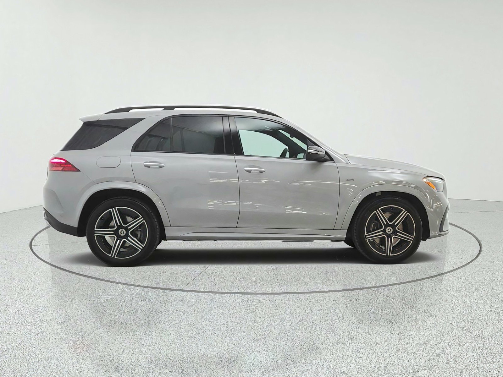 Certified Used 2025 MANUFAKTUR Alpine Grey Mercedes-Benz GLE 450e 4MATIC® SUV image 4