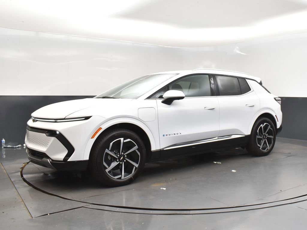 New 2025 Summit White Chevrolet LT image 3