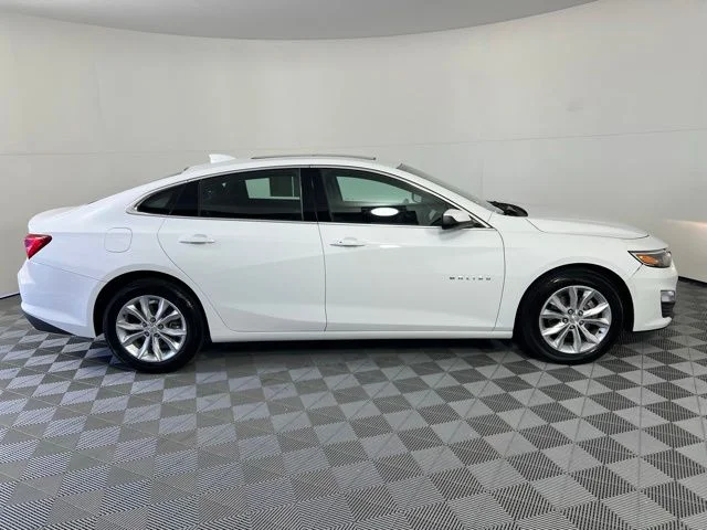 Used 2024 White Chevrolet LT image 7