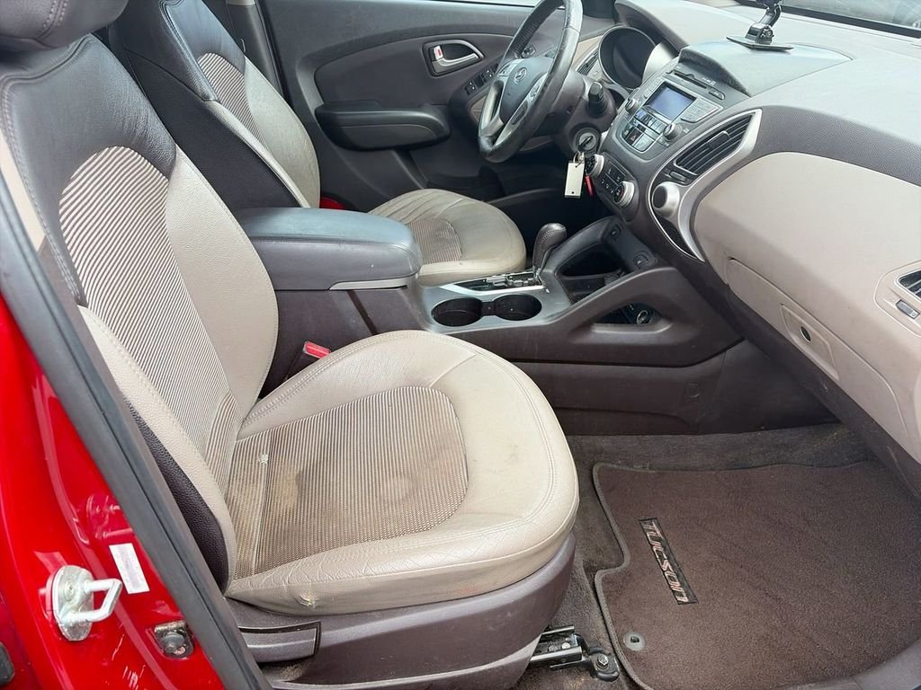 Used 2013 Red Hyundai GLS image 8