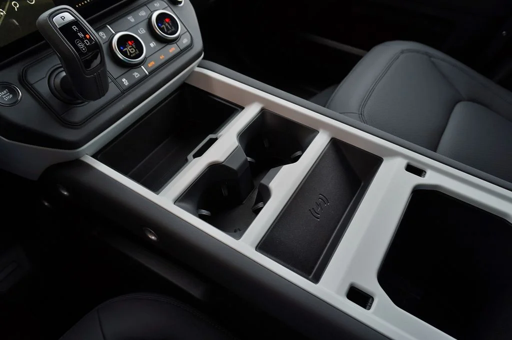 New 2026 Santorini Black Land Rover S image 29