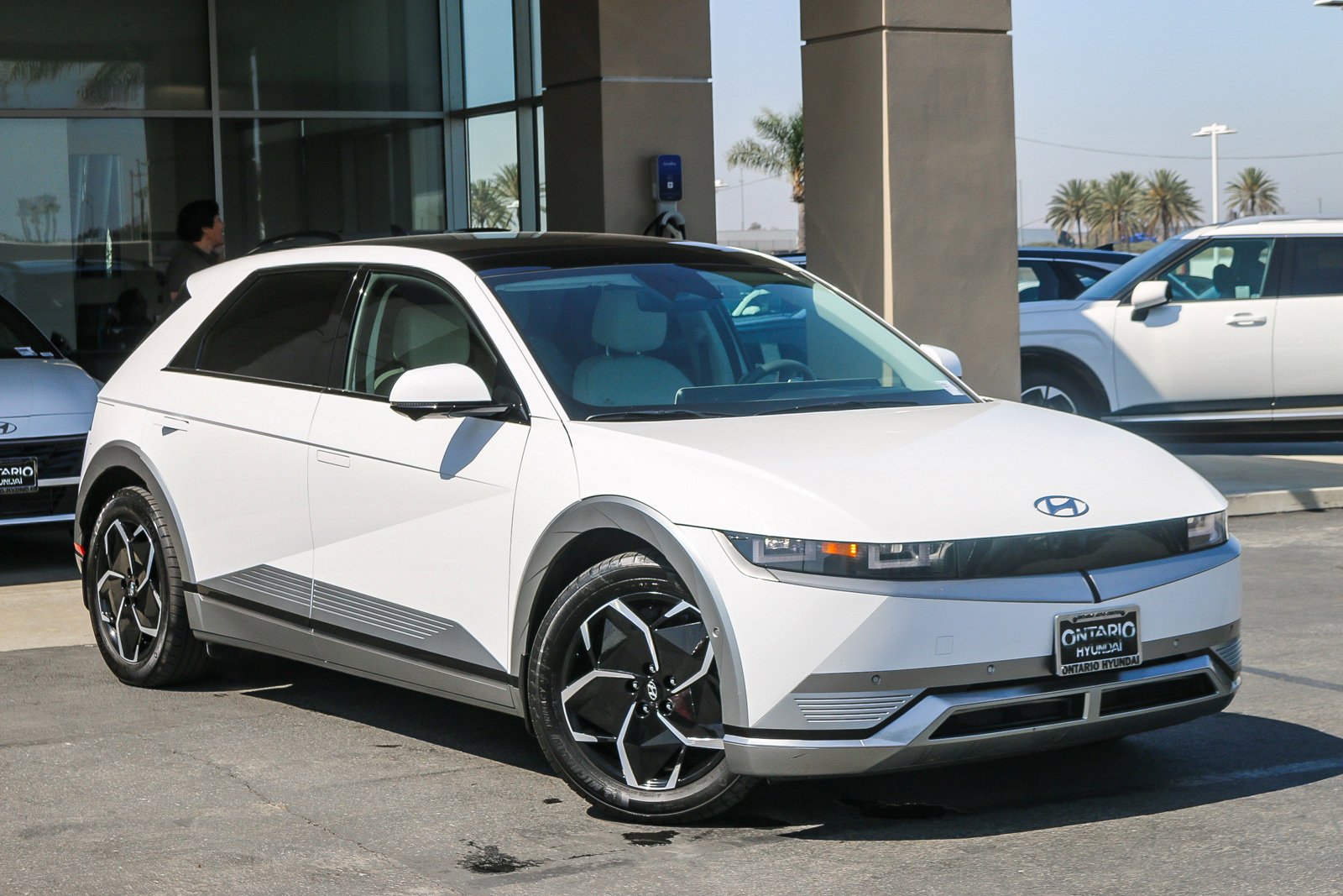 Certified Used 2024 Atlas White Hyundai Limited image 2
