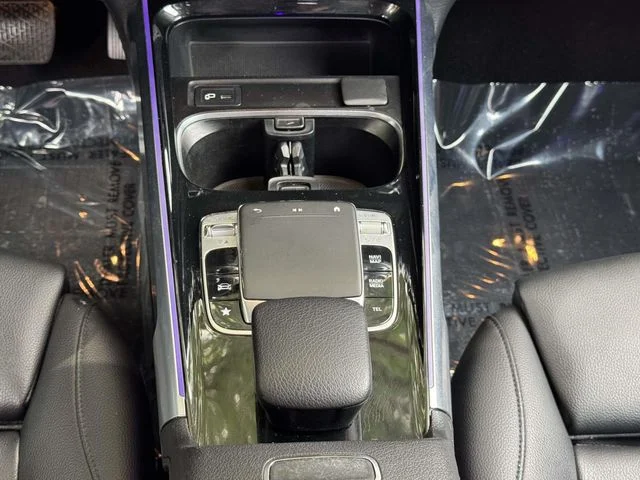 Used 2020 Gray Mercedes-Benz GLB 250 image 21