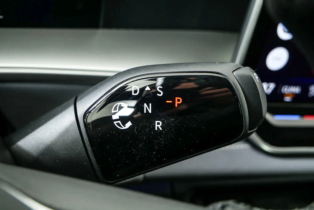 New 2026 Opal White Pearl Volkswagen SE R-Line Black image 18