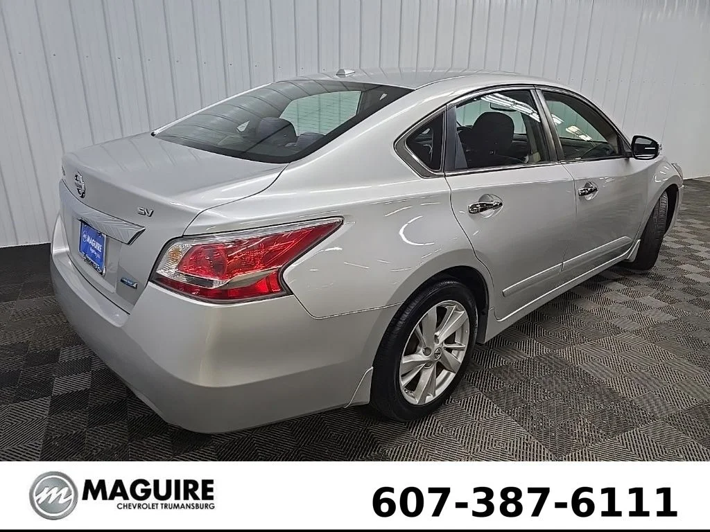 Used 2015 Silver Nissan 2.5 SV image 10