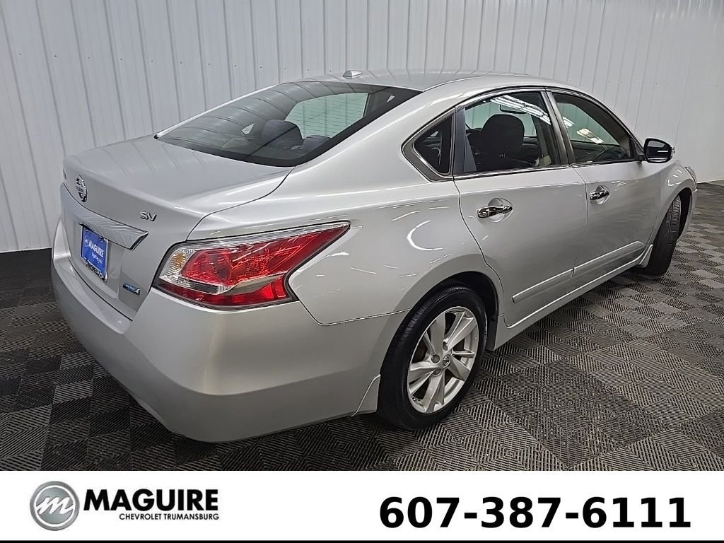 Used 2015 Silver Nissan 2.5 SV image 10