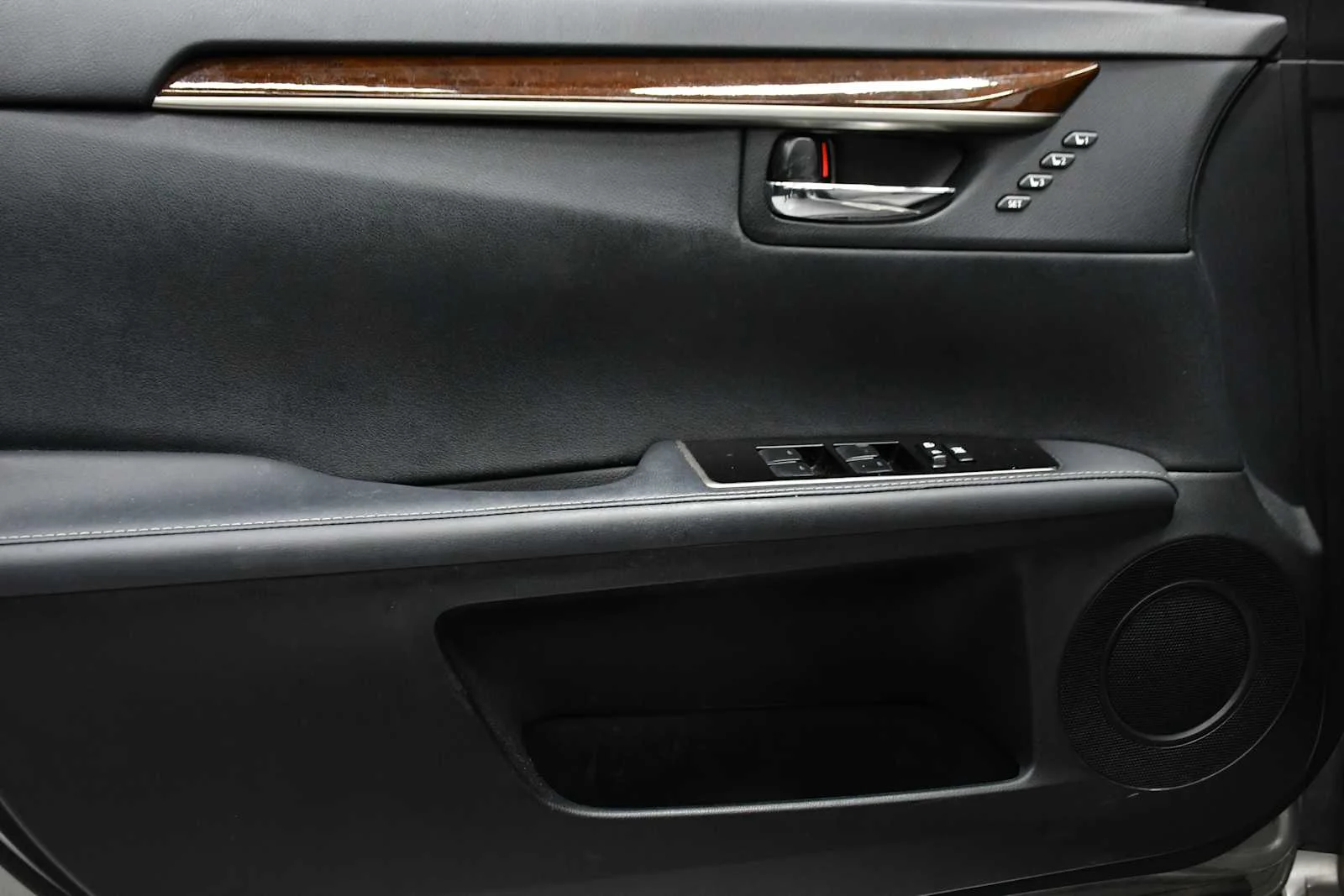 Used 2017 Atomic Silver Lexus  image 13