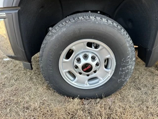 2025 GMC Sierra 2500HD Pro - Photo 10