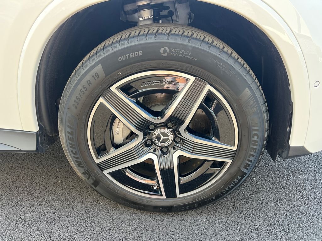 Certified Used 2025 White Mercedes-Benz GLC 300 image 33