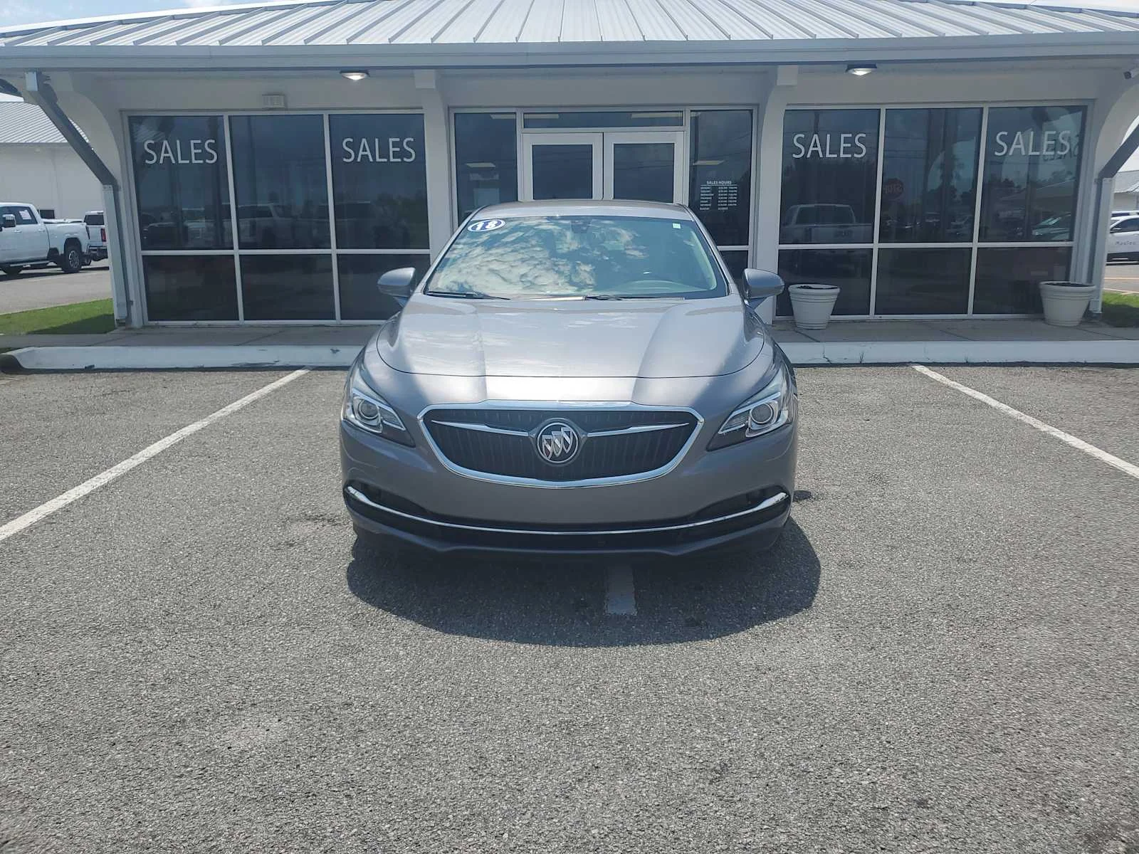 Used 2018 SATIN STEEL METALLIC Buick Essence image 11