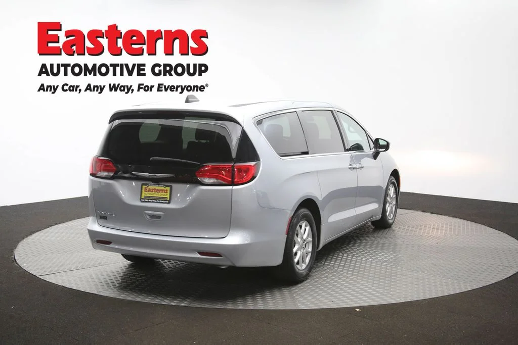 Used 2023 Silver Chrysler LX image 40