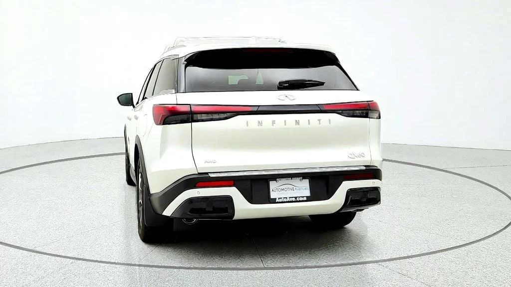Used 2025 Majestic White INFINITI LUXE AWD image 6