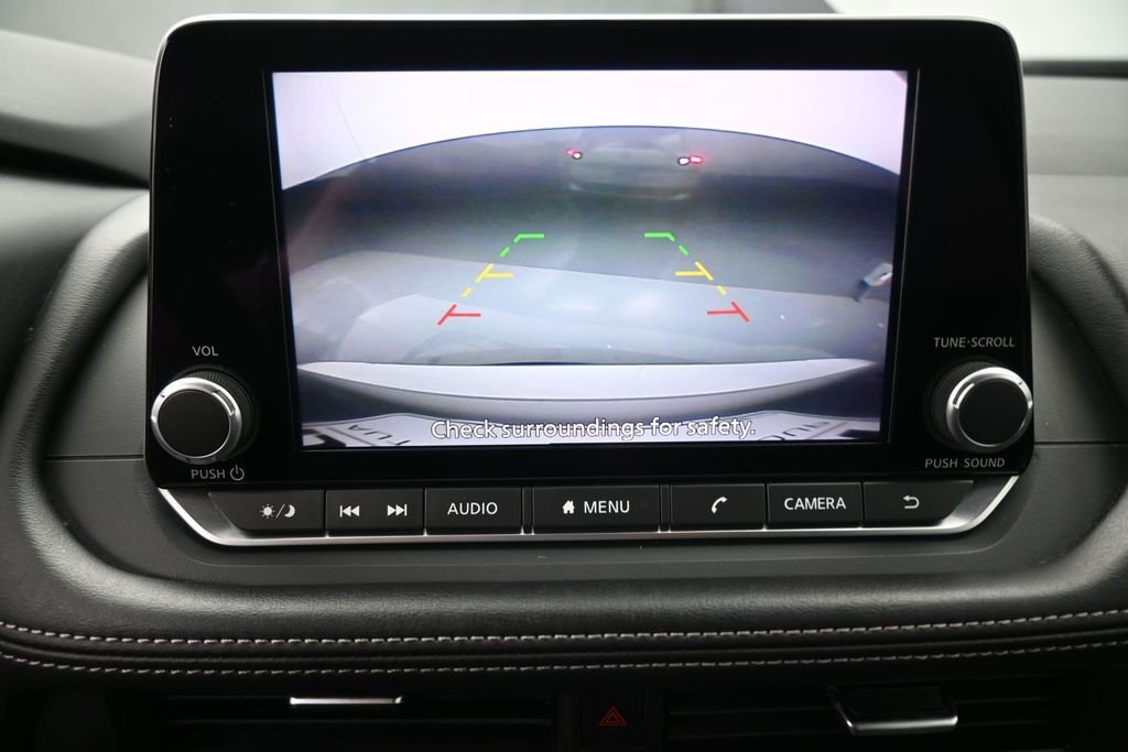Used 2024 Silver Nissan SV image 3