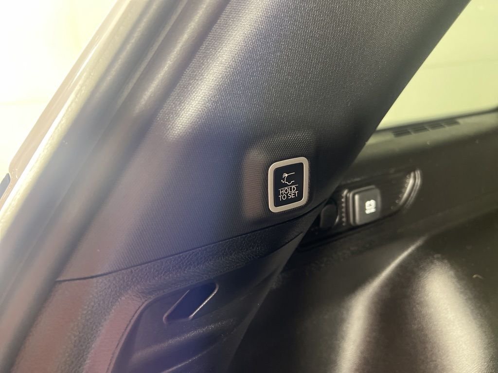 Used 2025 White Jeep Limited image 16