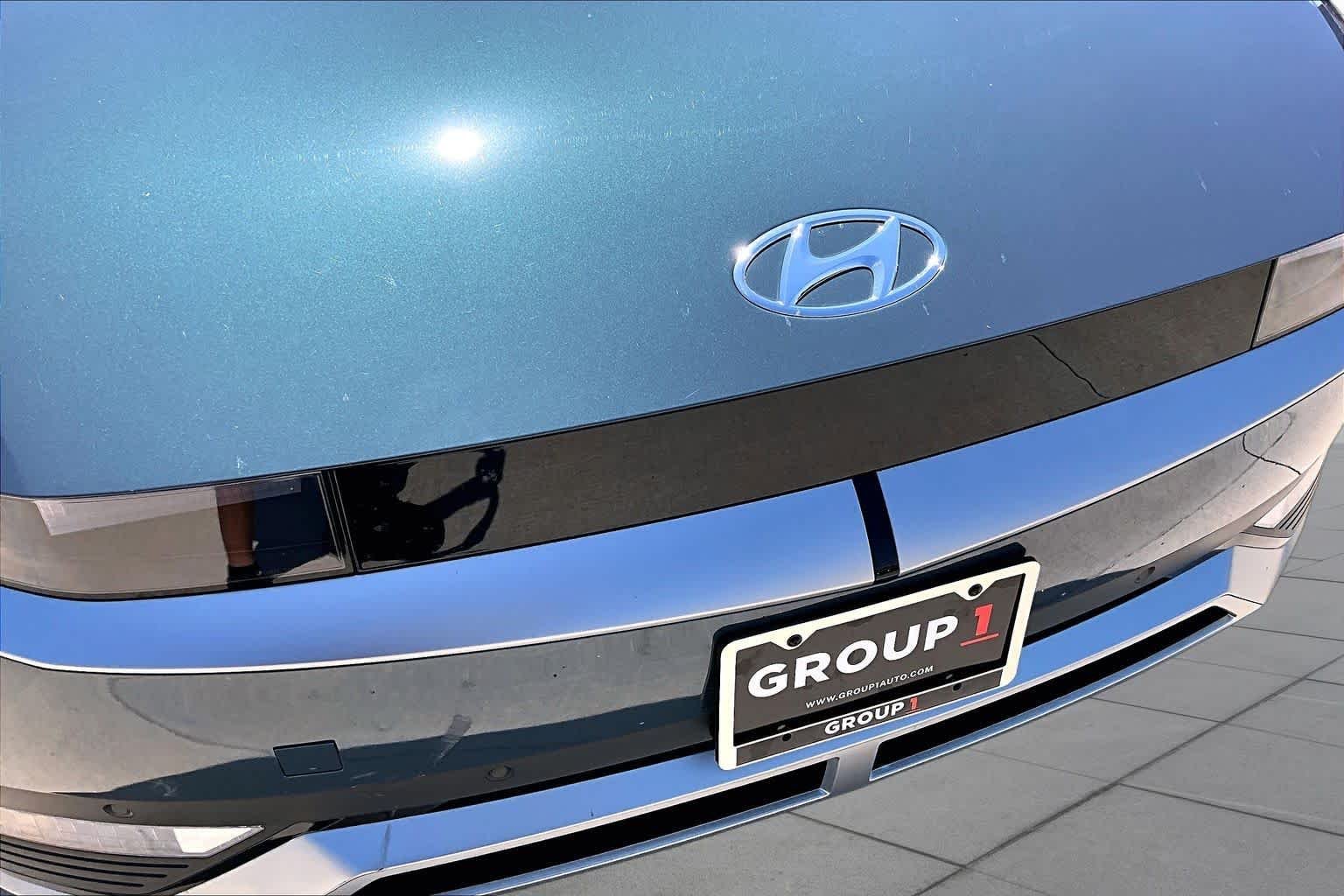 Used 2023 Digital Teal Hyundai SEL image 27
