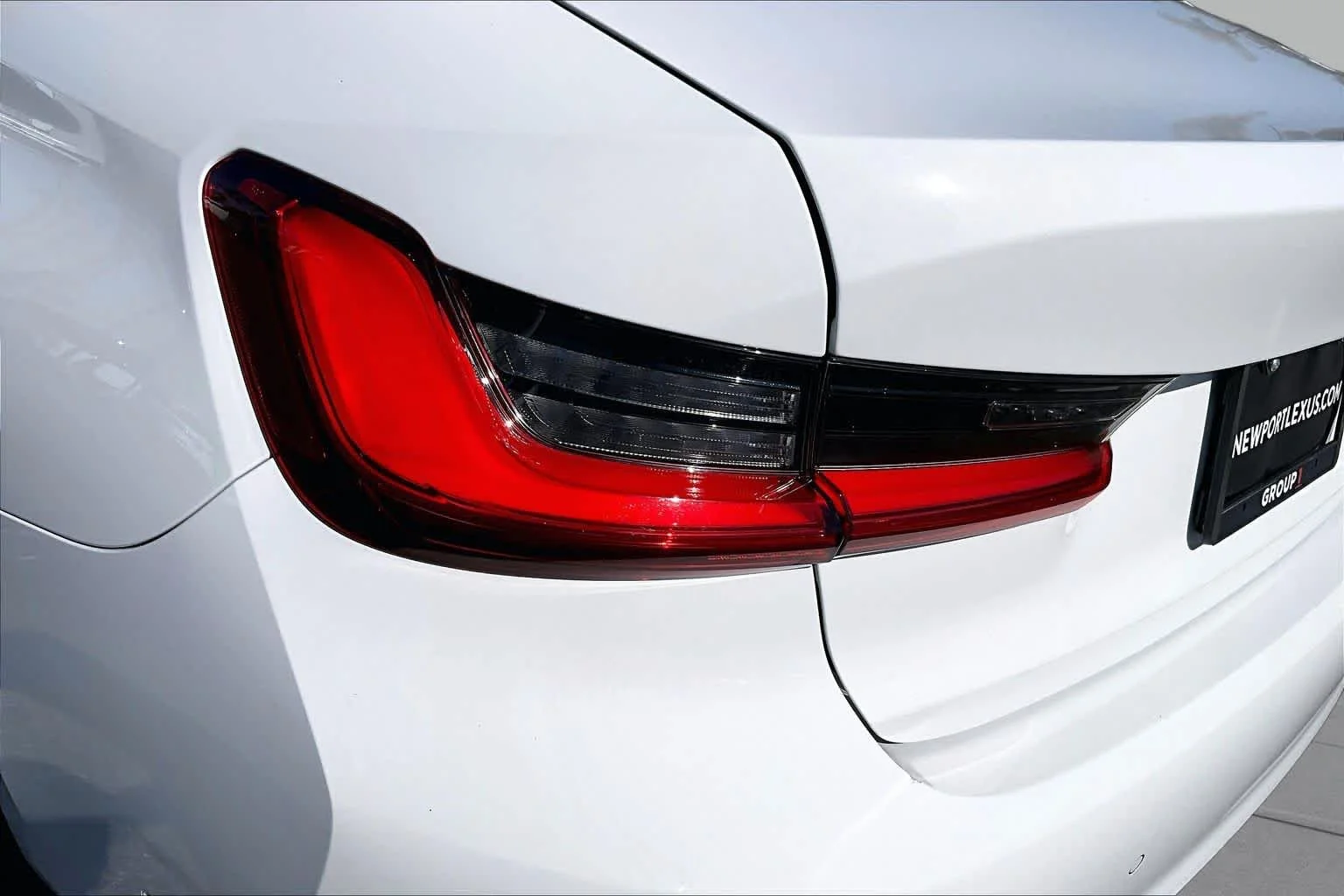 Used 2019 Alpine White BMW 330i image 27