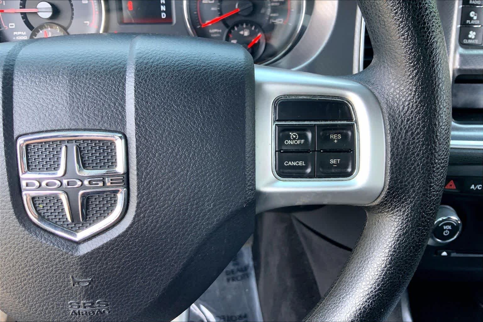 Used 2014 Billet Silver Metallic Clearcoat Dodge SE image 25