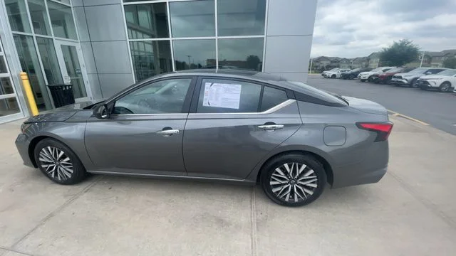 2025 Nissan Altima SV - Photo 7