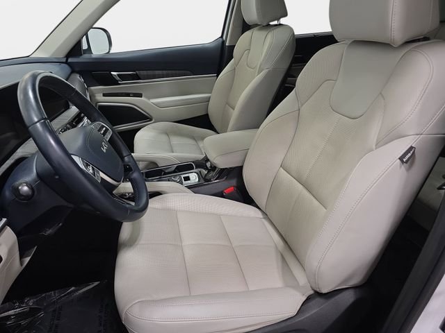 Used 2024 White Kia EX image 13