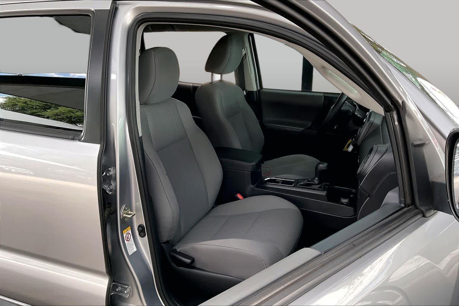 Used 2018 Silver Sky Metallic Toyota SR image 9