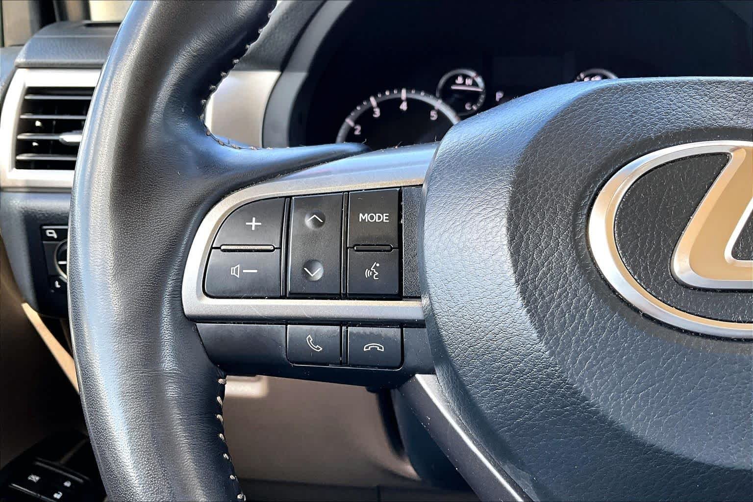 Used 2023 Eminent White Pearl Lexus Luxury image 24