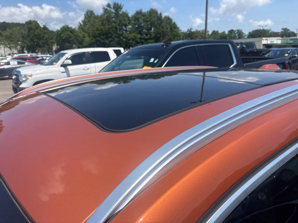 Used 2023 Orange BMW xDrive28i image 15