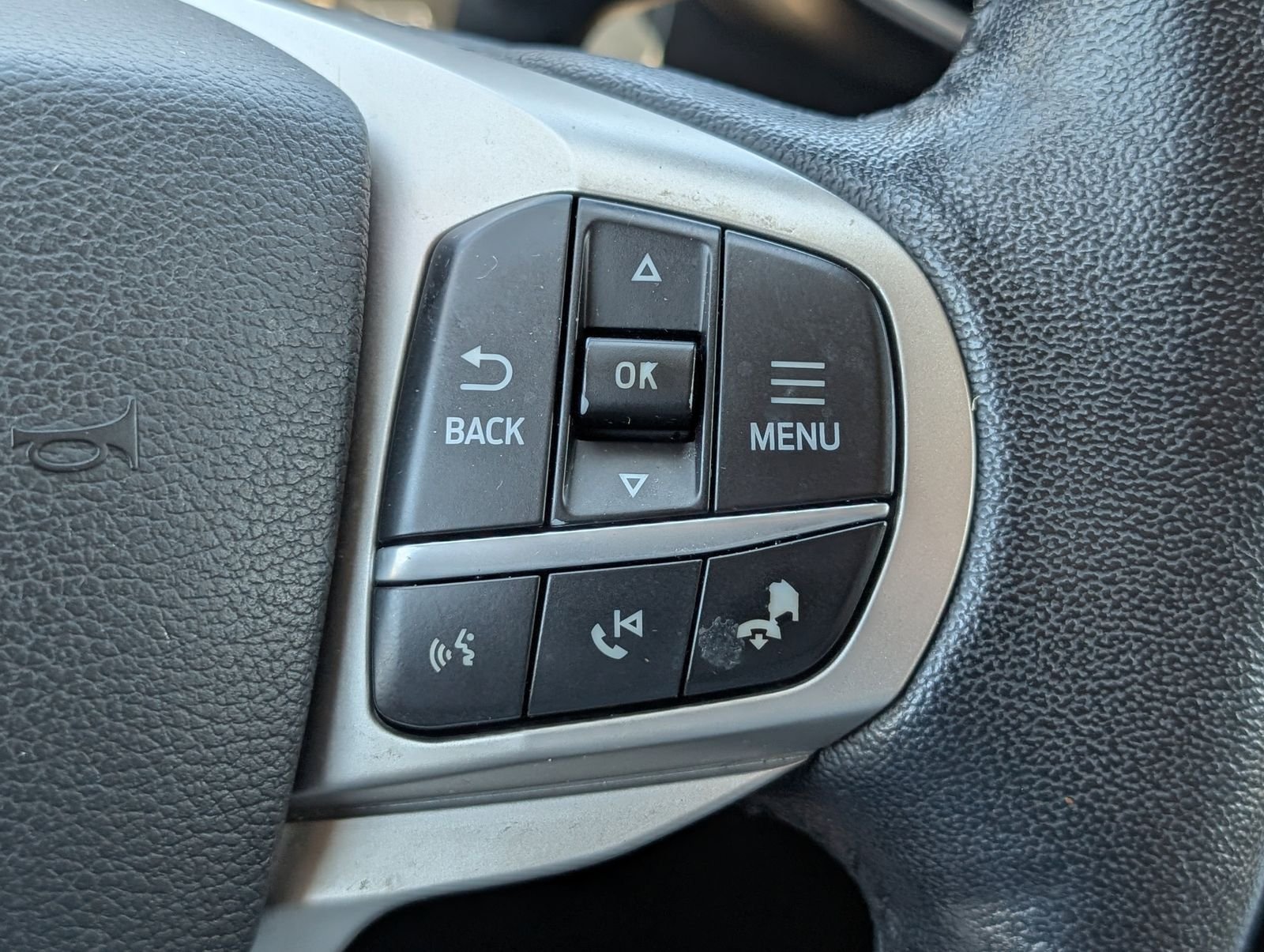 Used 2021 White Metallic Ford Limited image 27