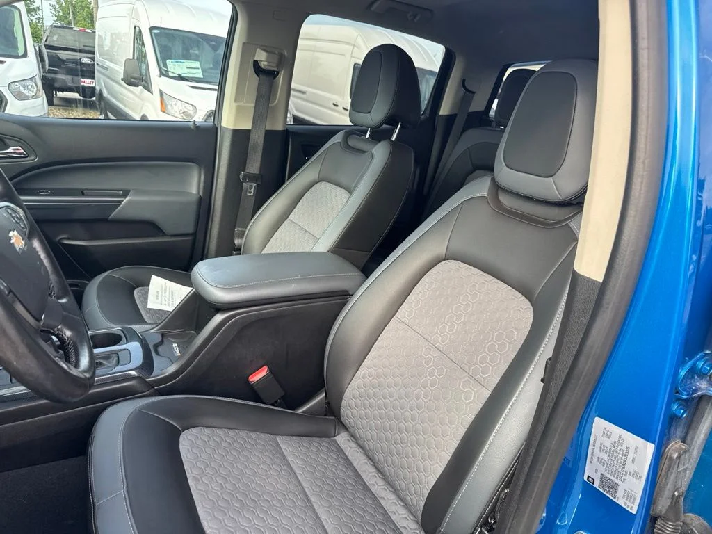Used 2021 Blue Chevrolet Z71 image 10