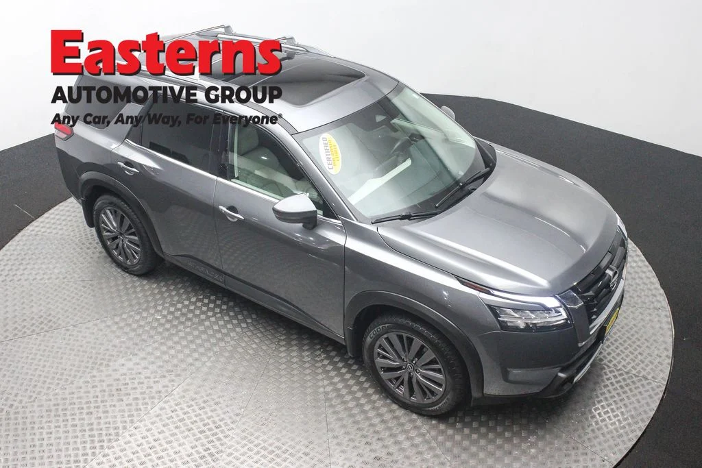 Used 2023 Gray Nissan SL image 3