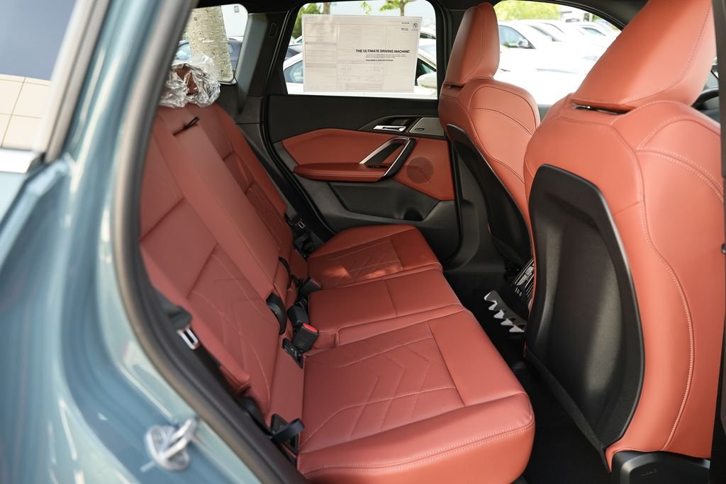 New 2026 Cape York Green Metallic BMW xDrive28i image 31