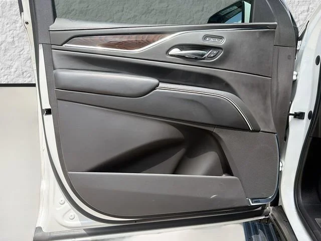 Used 2022 Crystal White Tricoat Cadillac Sport Platinum image 24