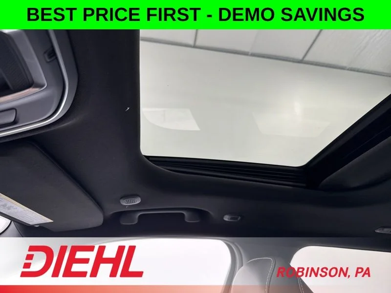 New 2026 Velvet Red Pearl-Coat Exterior Paint Jeep Altitude image 33