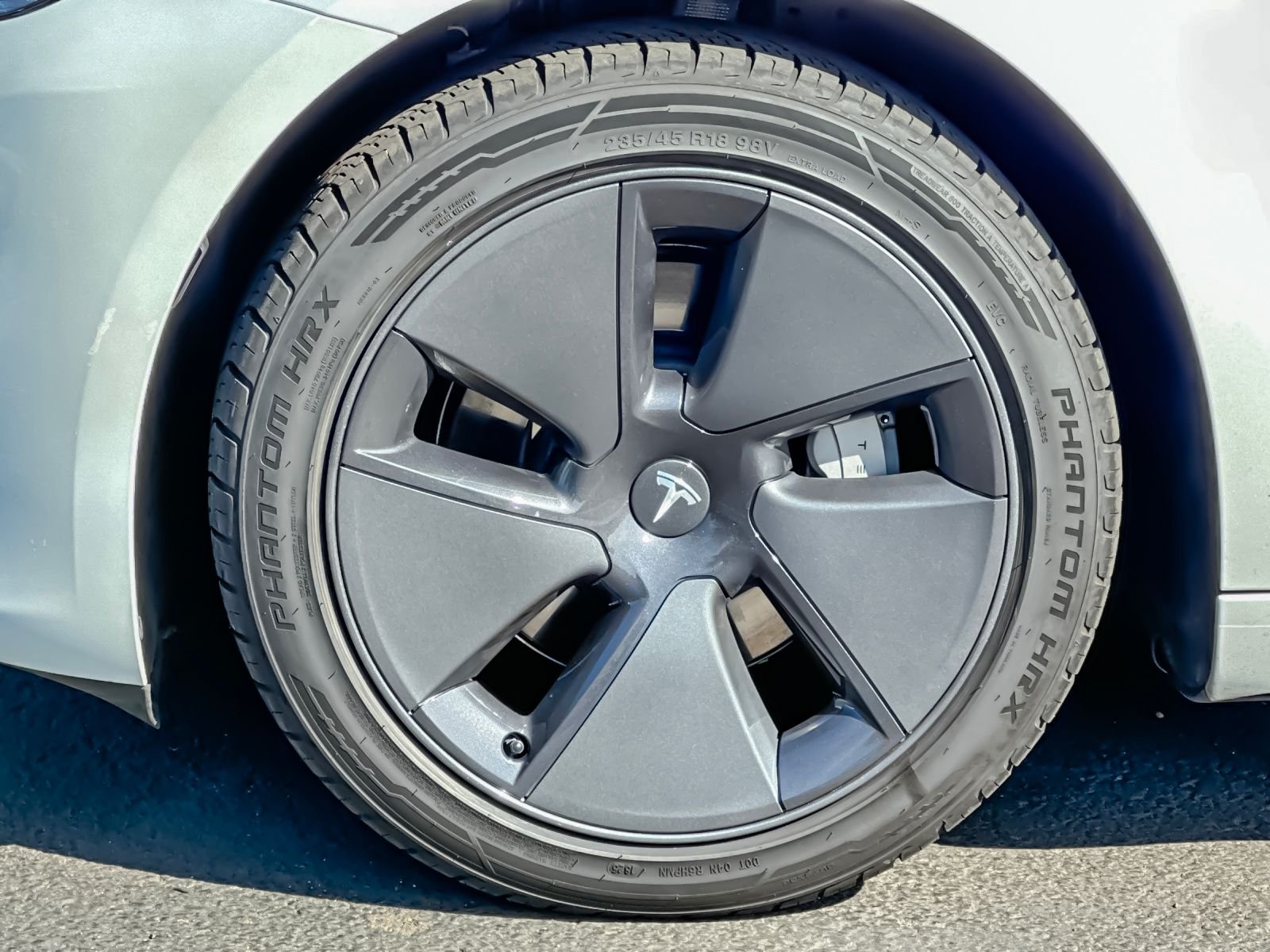 Used 2023 White Tesla Base image 24