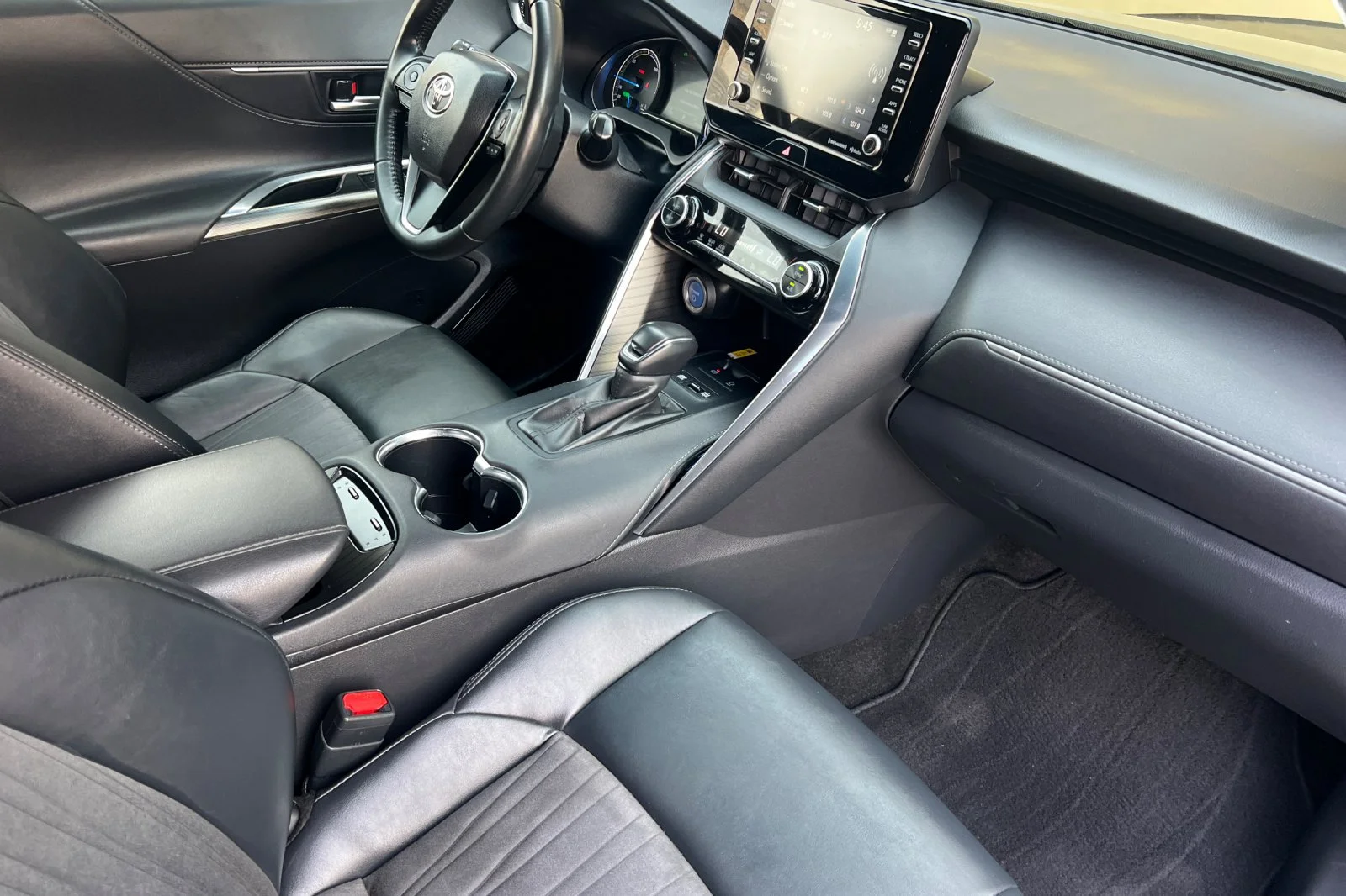 Used 2021 Coastal Gray Metallic Toyota XLE image 16