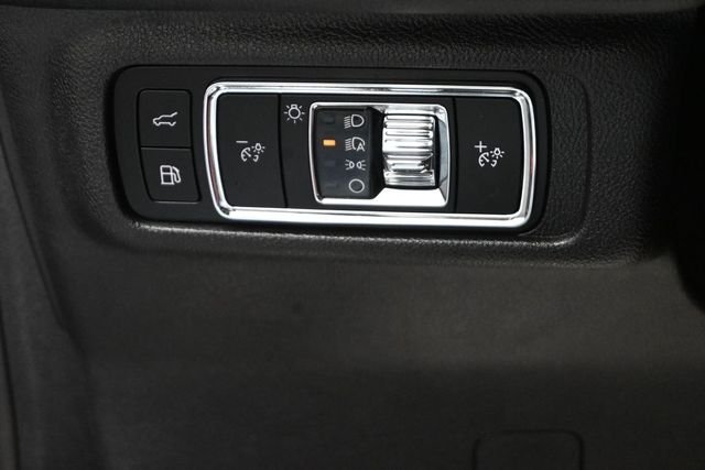 Used 2025 Black Lincoln Grand Touring image 11