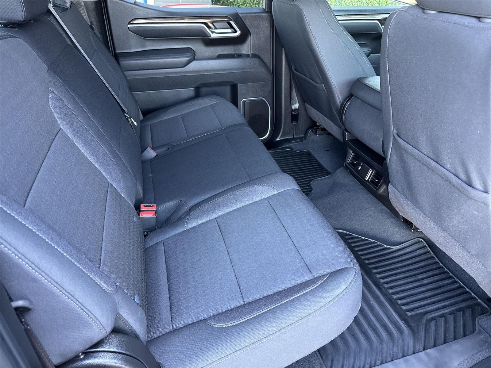 2025 Chevrolet Silverado 1500 LT - Photo 33