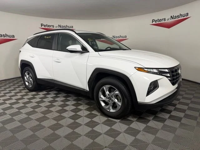Used 2023 White Hyundai SEL image 1