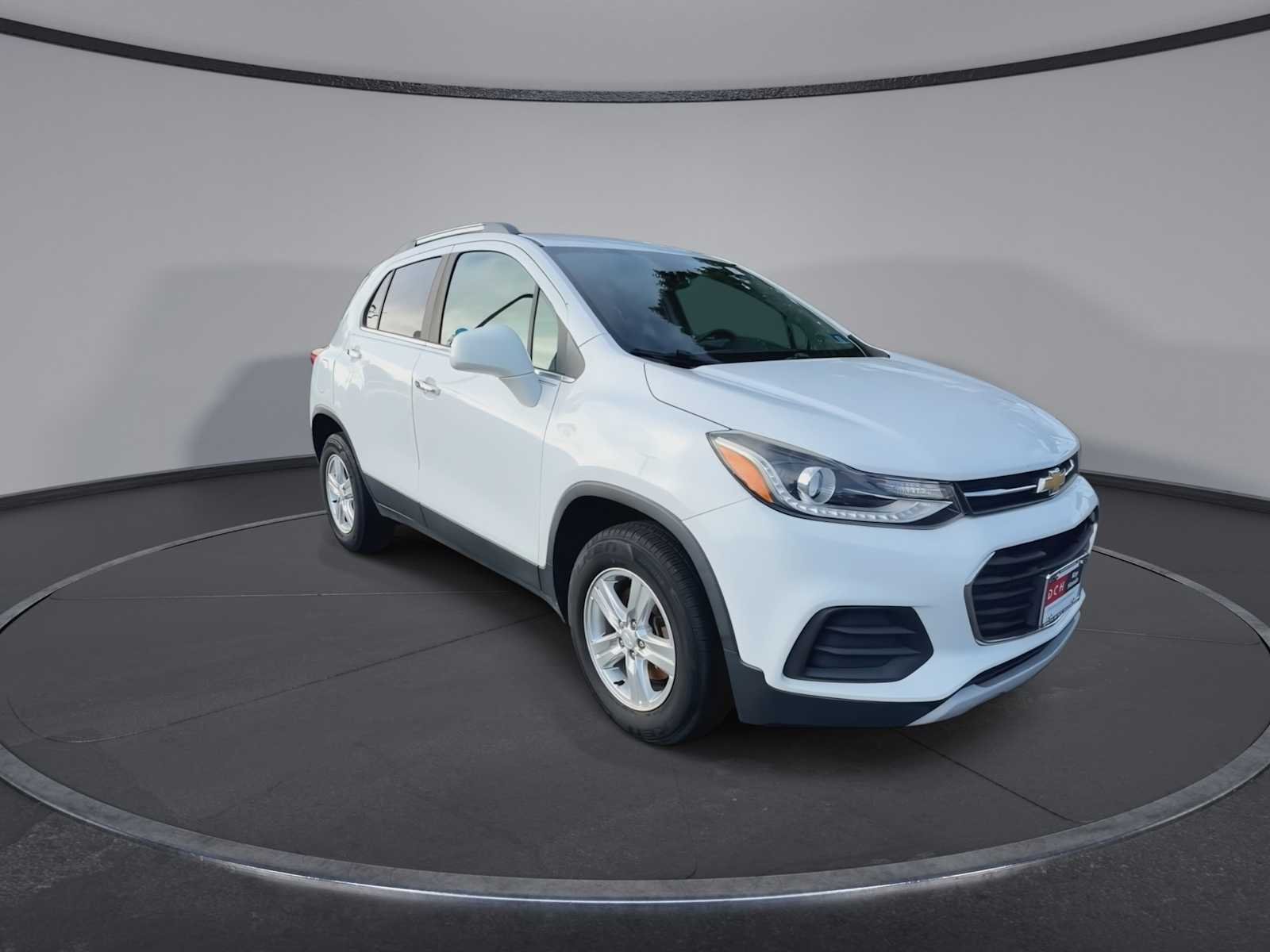 Used 2018 Chevrolet Trax LT with VIN 3GNCJPSB9JL305929 for sale in Eatontown, NJ