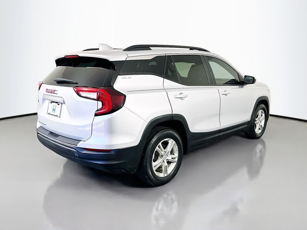 Used 2022 Quicksilver Metallic GMC SLE image 5