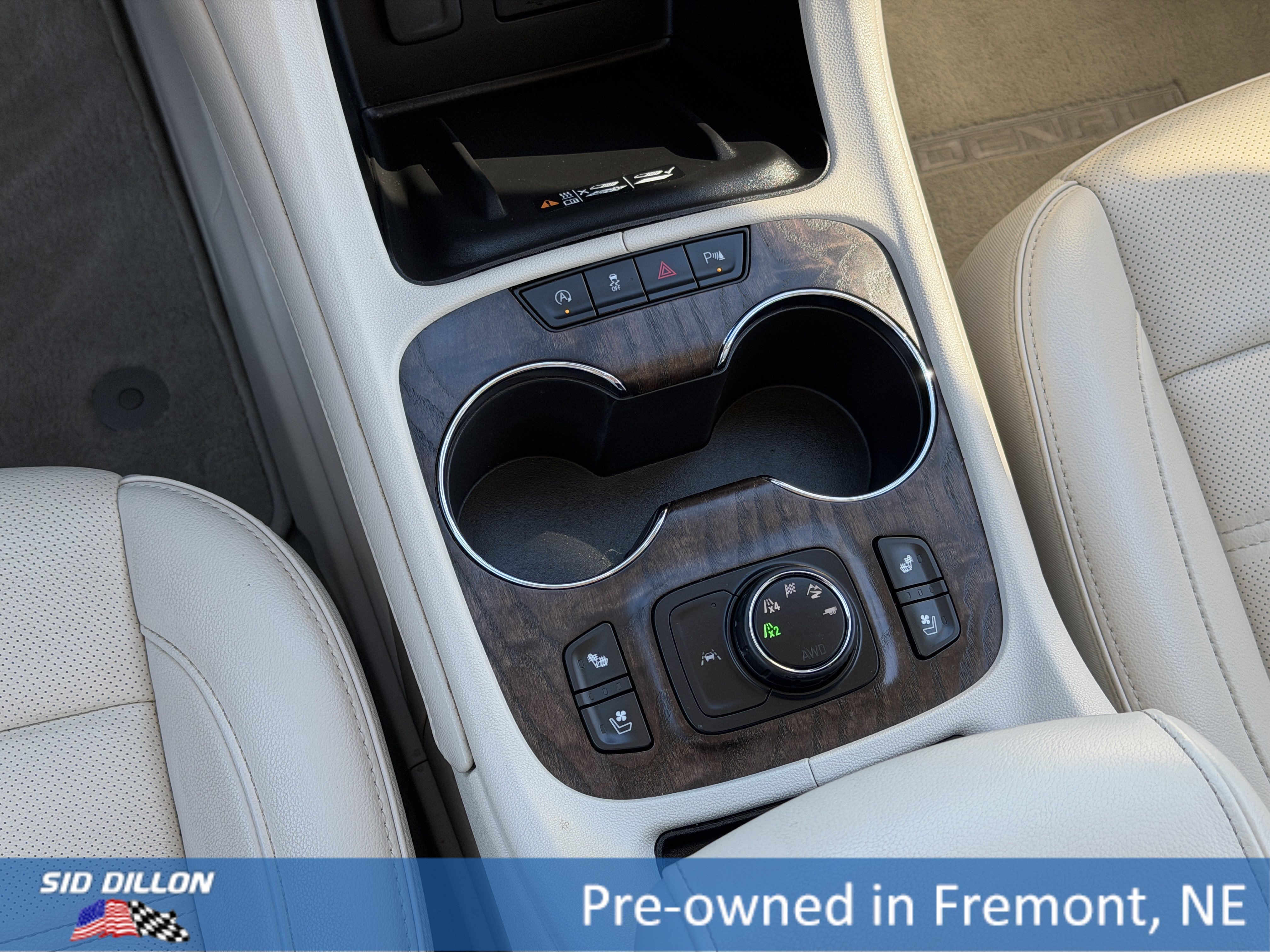 Used 2021 WHITE FROST TRICOAT GMC Denali image 12