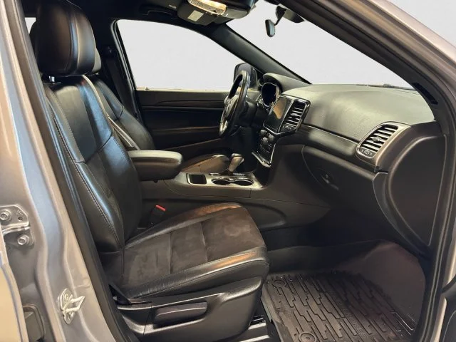 Used 2021 Silver Jeep Laredo X image 16