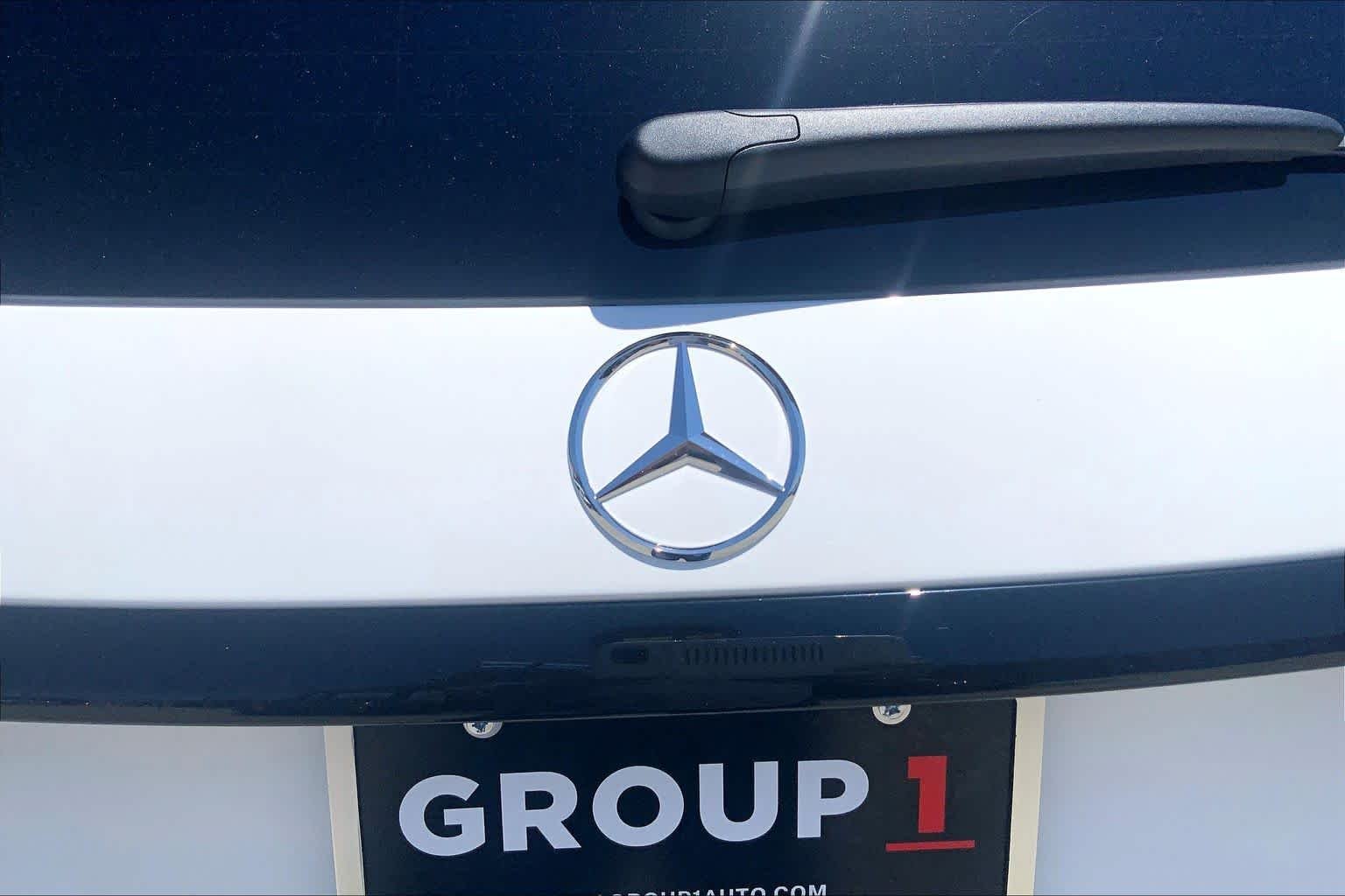 New 2026 Polar White Mercedes-Benz GLC 300 image 15
