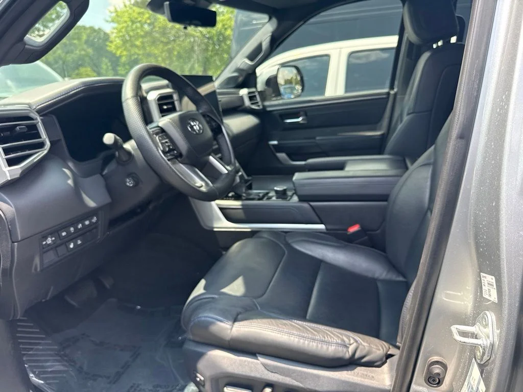 Used 2025 Silver Toyota Platinum image 3