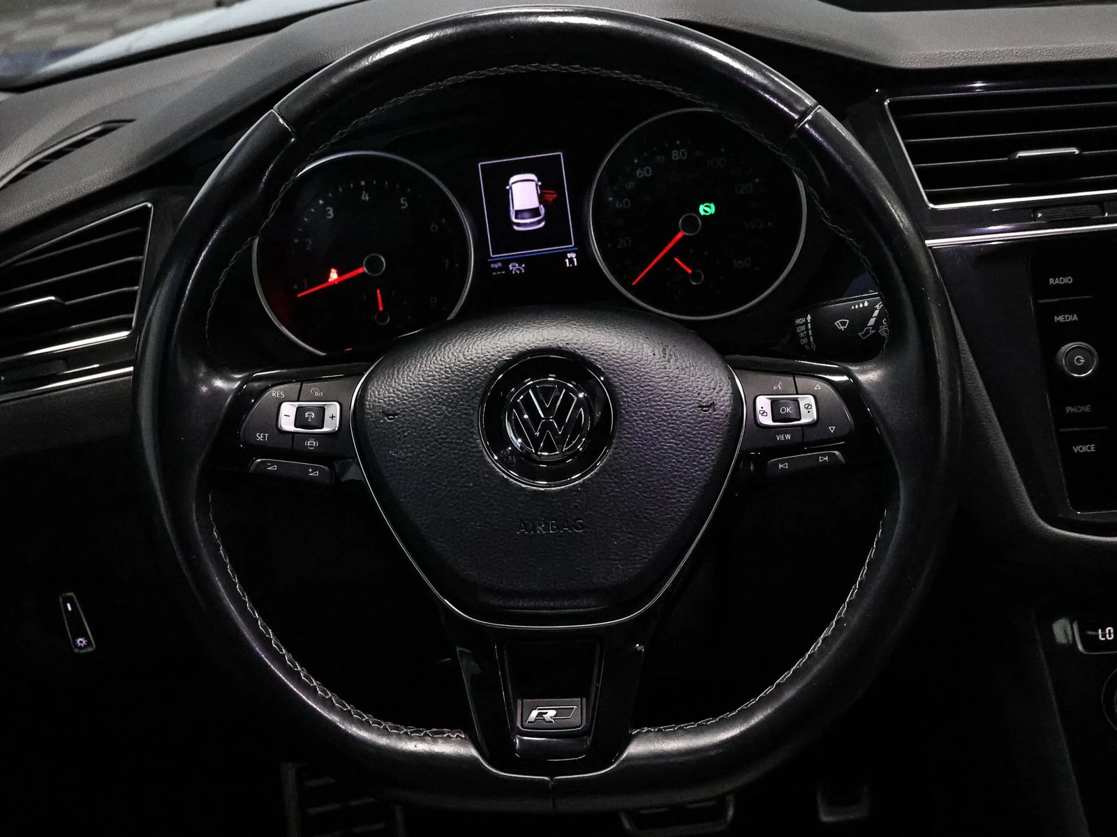2021 Volkswagen Tiguan SE R-LINE BLACK - Photo 33